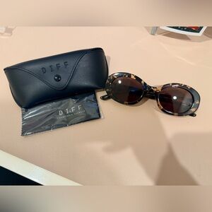 DIFF Tortoise Shell oval Sunglasses